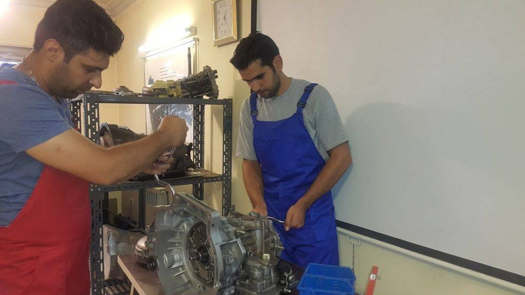 کارگاه تخصصی آموزش گیربکس اتوماتیک ماهان خودرو در تهران
