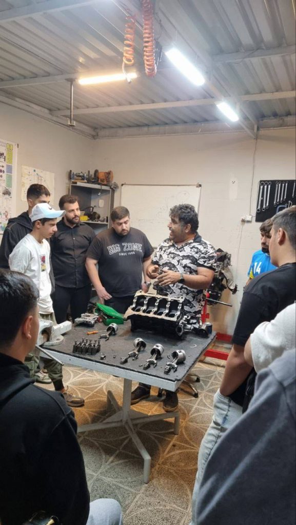 آموزش موتور خودرو خارجی
